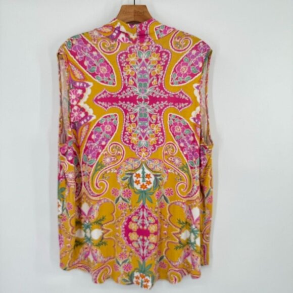 Cable and Gauge Womens top size 1X v Neck Floral Paisley Blouse Yellow knit - Picture 10 of 11